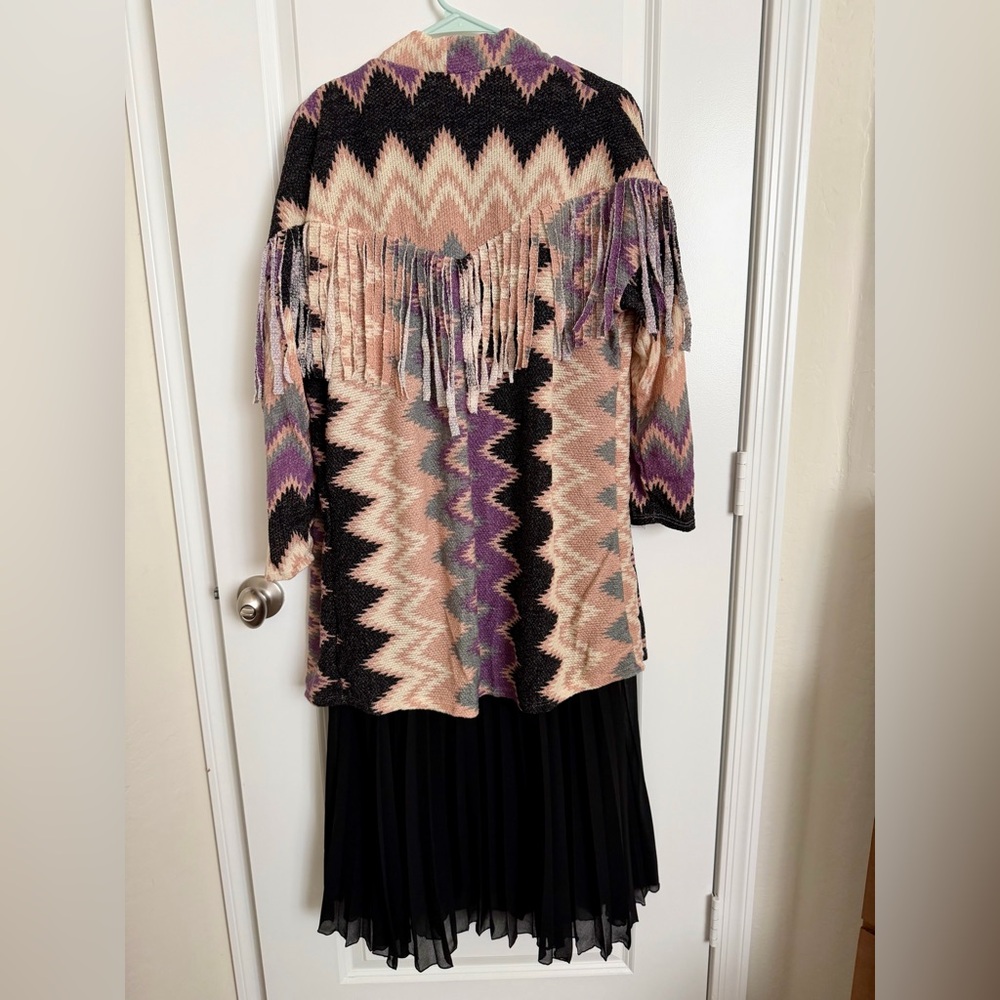 Fringed Aztec Pattern Cardigan - Picture 4 of 16